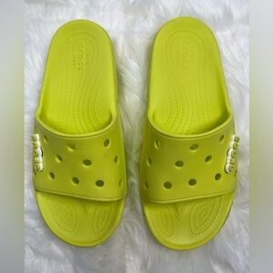 CROCS Unisex Lime Green Sandals with CROCS Charm-iconic comfort-Pre-owned, EUC